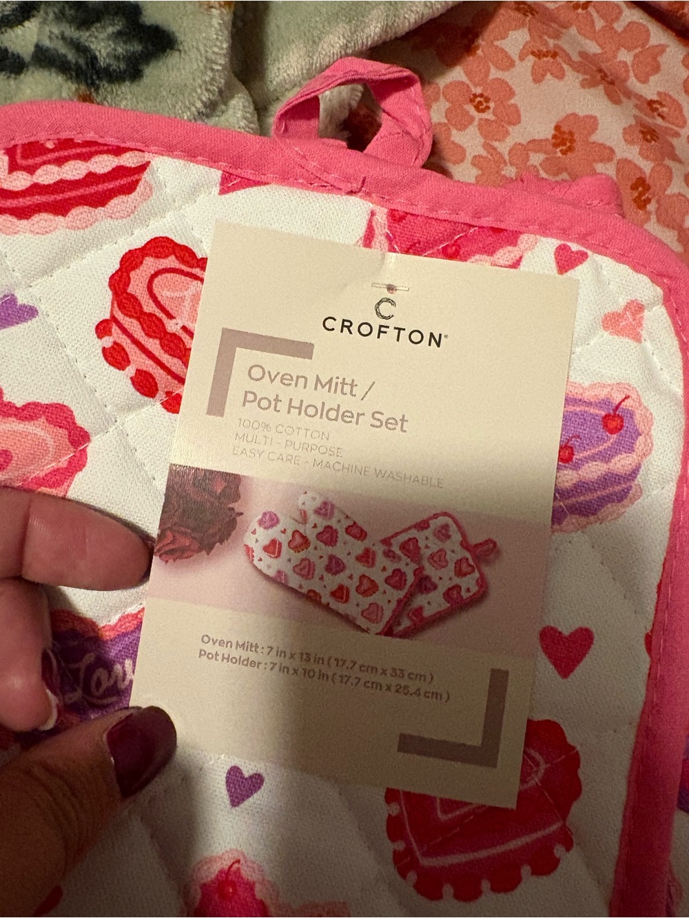 Crofton Heart Print Oven Mitt and Pot Holder Set - Pink & Red - Picture 3 of 4